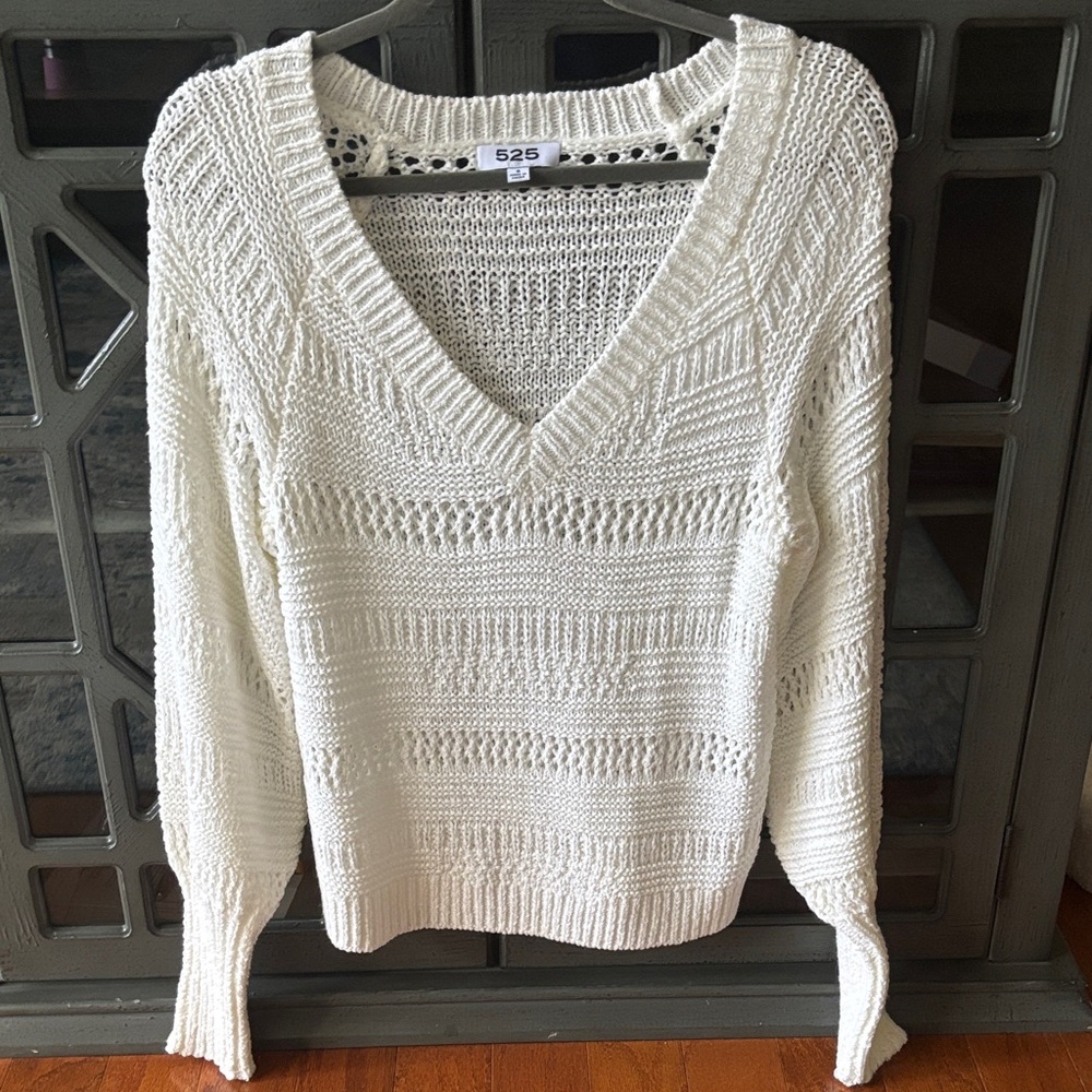 525 America Women's Cream V-Neck Sweater